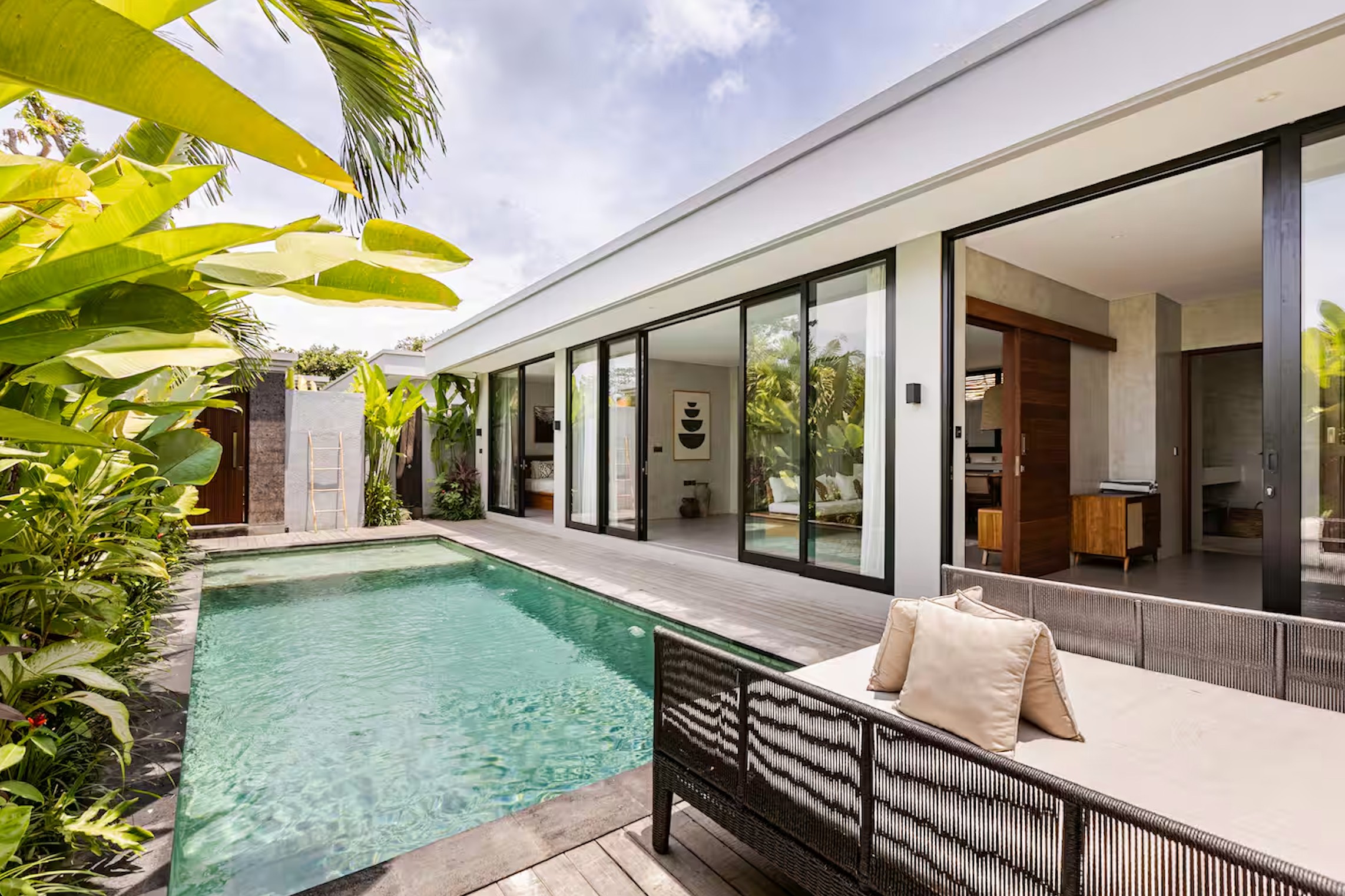 2-Bedroom Luxury Villas Close to Lemanja