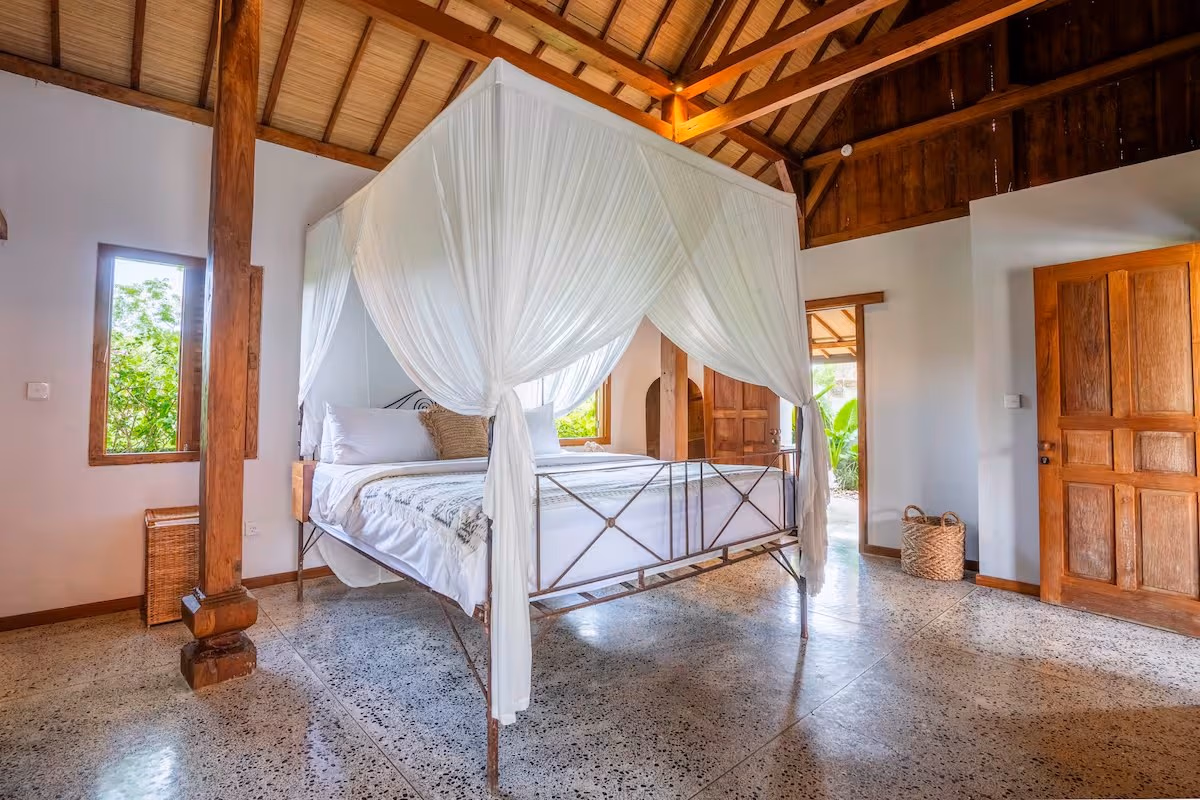 3+1-Bedroom Villa in Padang Padang, Bali, photo 9
