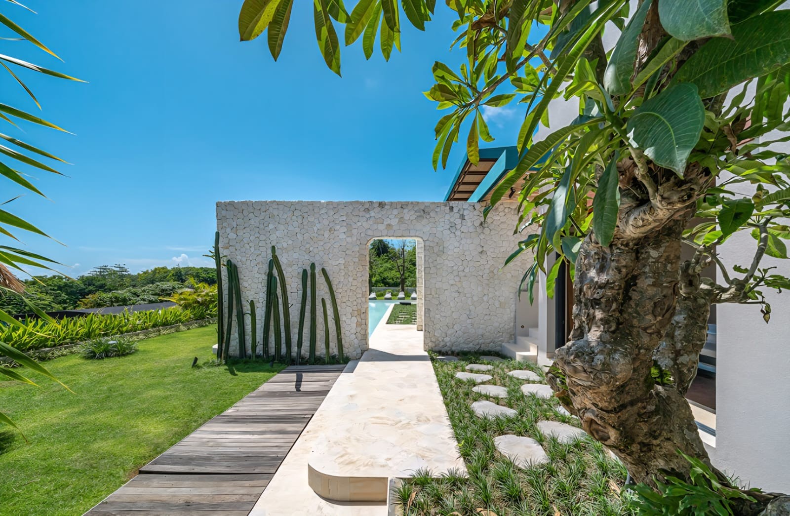 4-Bedroom Freehold Luxury Villa in Pecatu