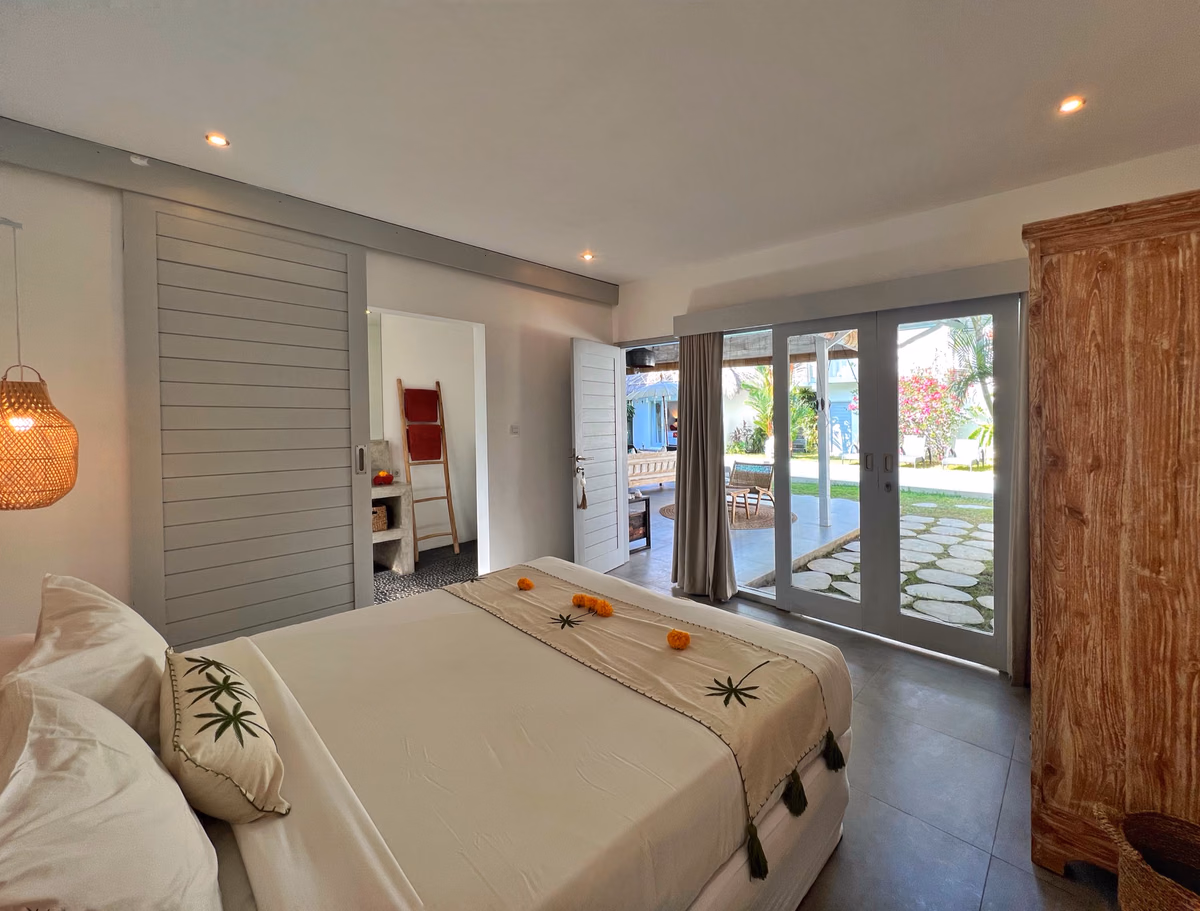 4-Bedroom Villa in Oberoi Seminyak, Bali, photo 4