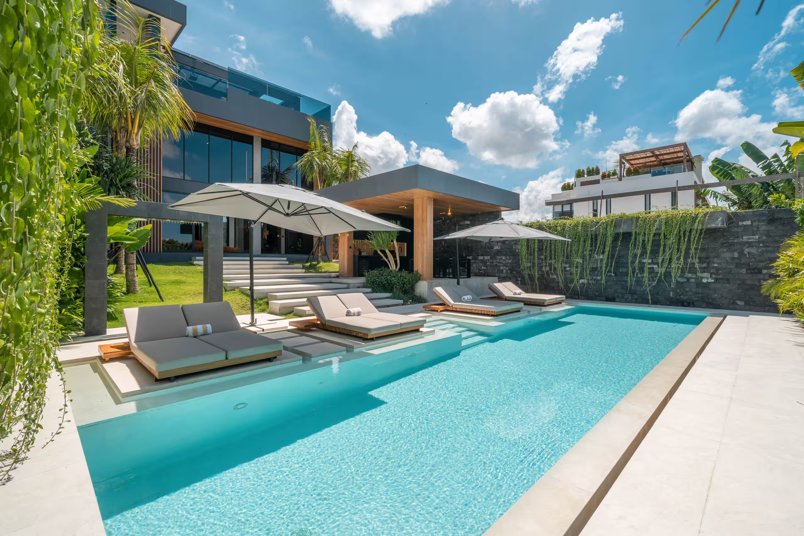 4-Bedroom Villa with Rooftop in Canggu, Bali, photo 1
